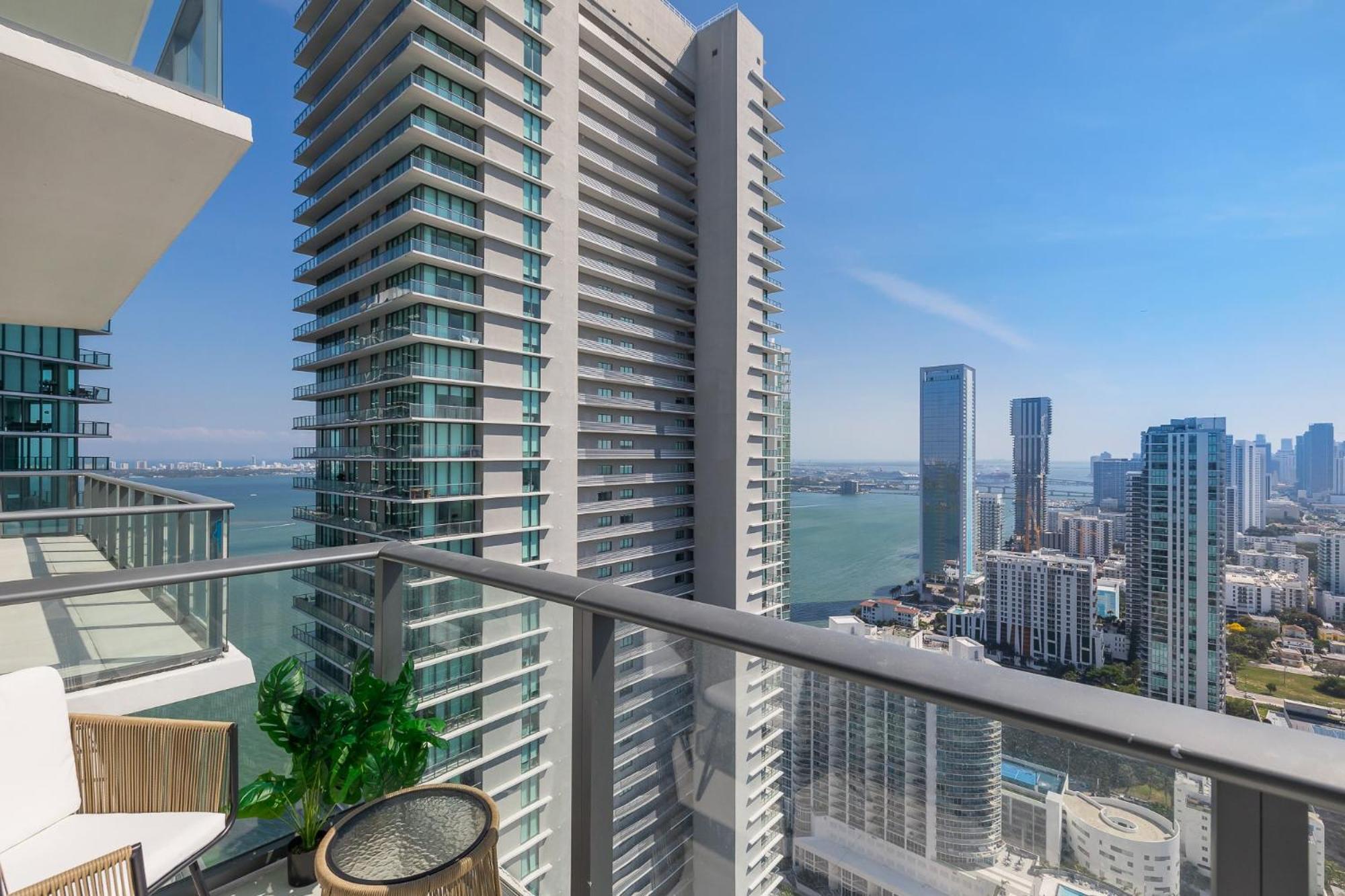 Unique High-Rise Condo In Miami Esterno foto