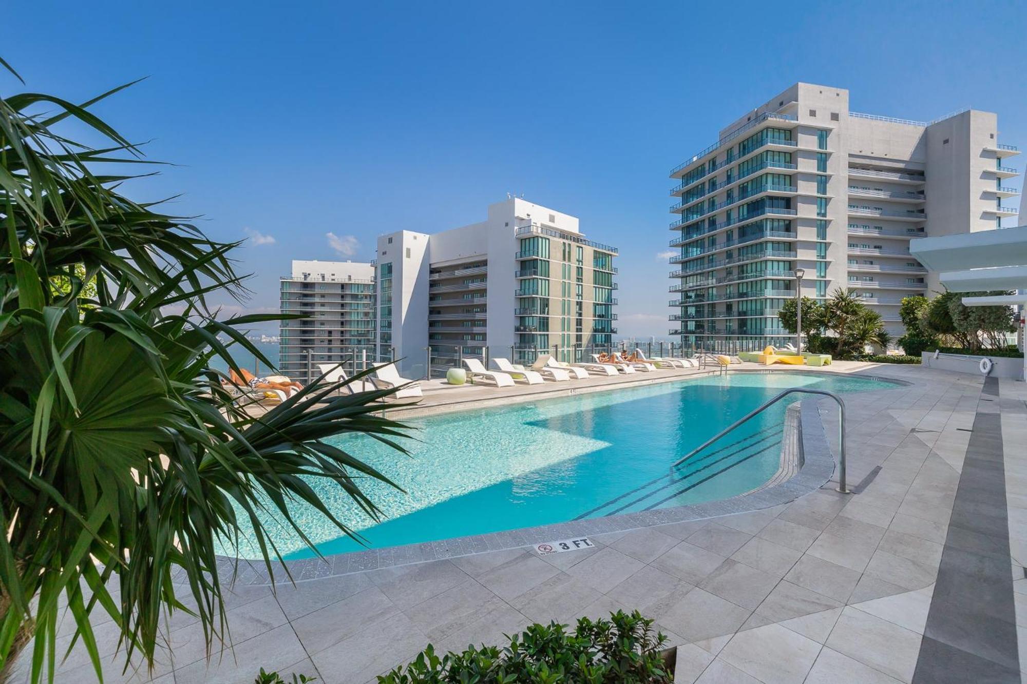 Unique High-Rise Condo In Miami Esterno foto